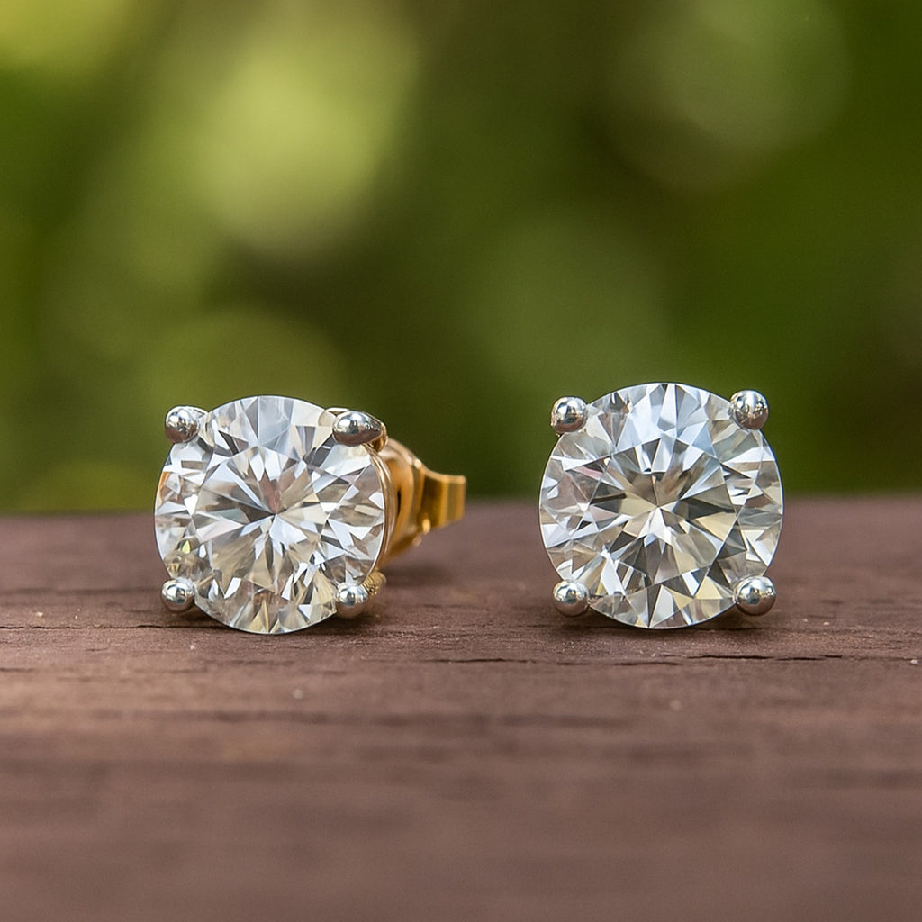 Sparkles Timeless Solitaire Stud Earring