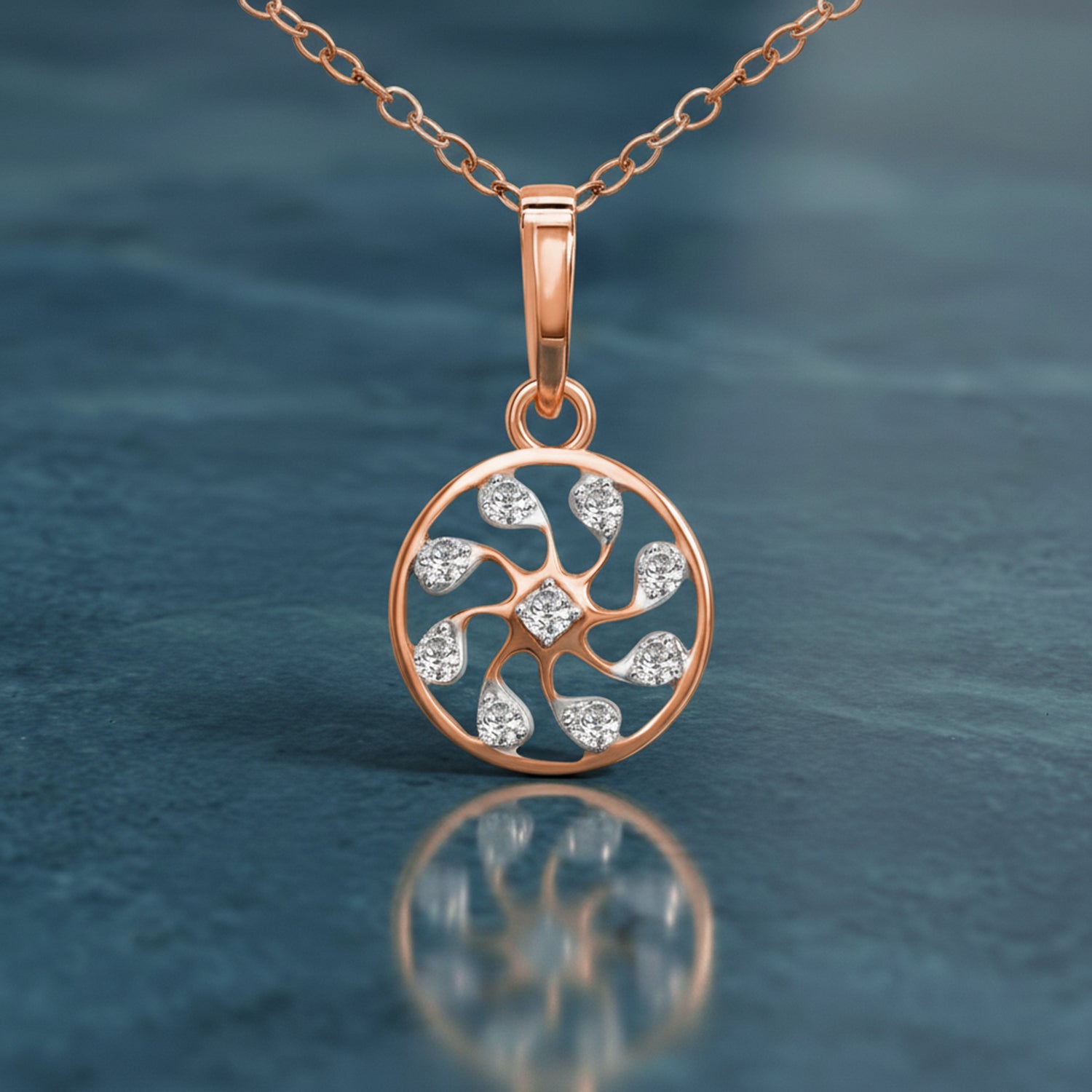 0.19 Ct Pinwheel Diamond Pendant Necklace in 14Kt