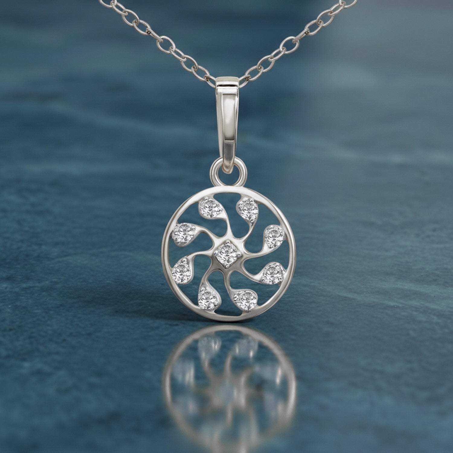 0.19 Ct Pinwheel Diamond Pendant Necklace in 14Kt